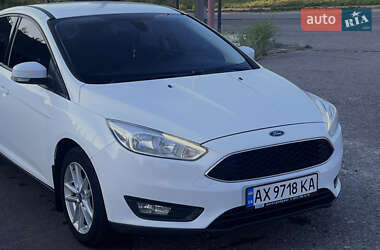 Хэтчбек Ford Focus 2015 в 