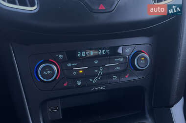 Хэтчбек Ford Focus 2015 в 