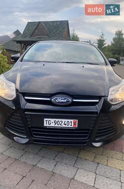 Хэтчбек Ford Focus 2011 в 