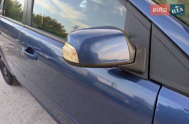 Хэтчбек Ford Focus 2006 в 