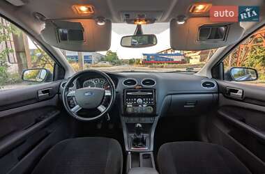 Хэтчбек Ford Focus 2006 в 
