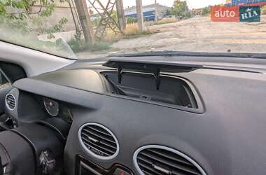 Хэтчбек Ford Focus 2006 в 