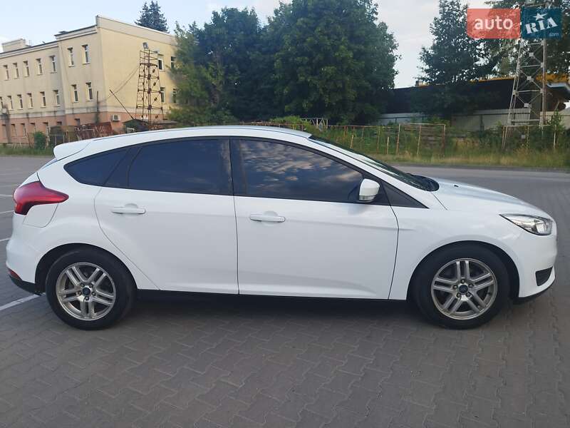 Хетчбек Ford Focus 2015 в Чернігові