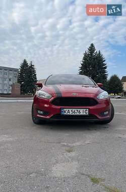 Хэтчбек Ford Focus 2015 в 