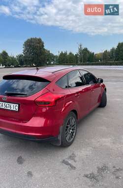 Хэтчбек Ford Focus 2015 в 