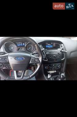 Хэтчбек Ford Focus 2015 в 