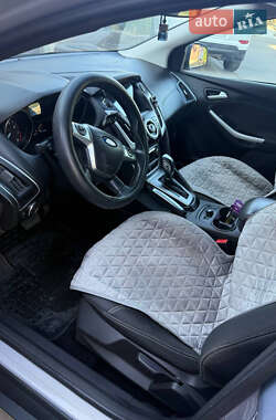 Хэтчбек Ford Focus 2013 в 