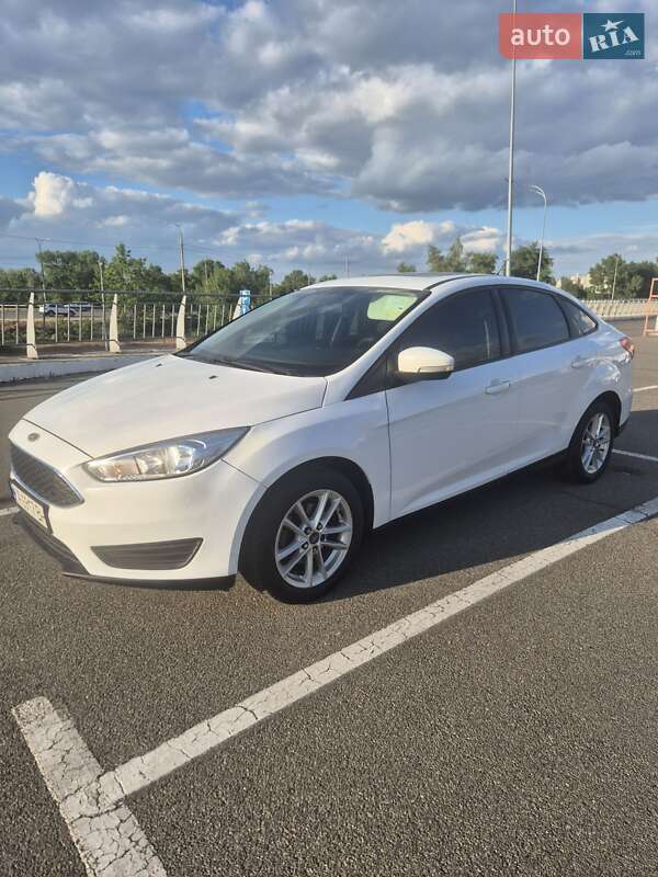 Седан Ford Focus 2015 в Києві