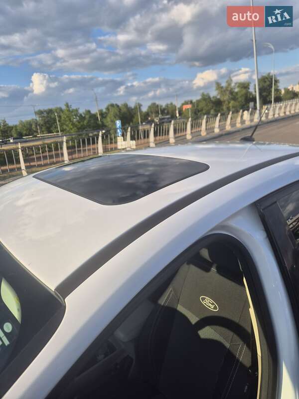 Седан Ford Focus 2015 в Києві