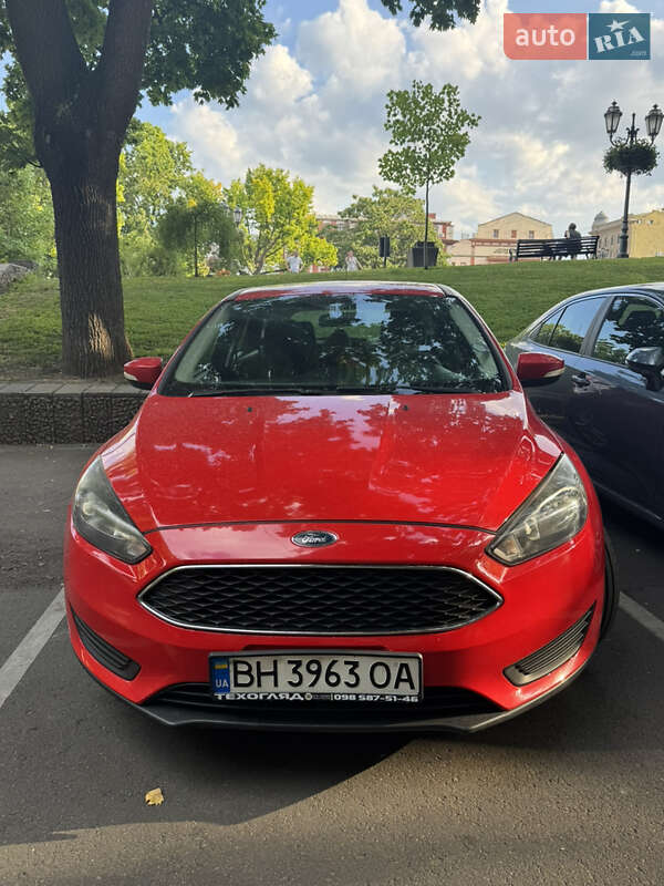 Хэтчбек Ford Focus 2016 в 