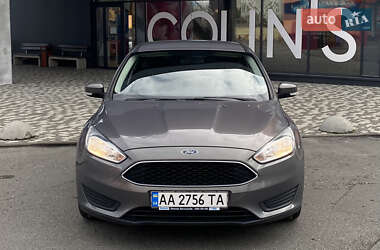 Хэтчбек Ford Focus 2015 в 