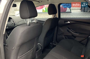 Хэтчбек Ford Focus 2015 в 