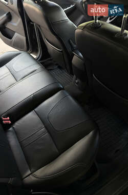 Хэтчбек Ford Focus 2012 в 