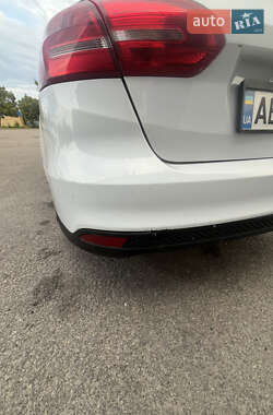Седан Ford Focus 2015 в 