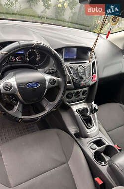 Хэтчбек Ford Focus 2014 в 