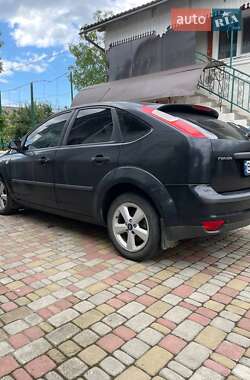 Хэтчбек Ford Focus 2005 в 