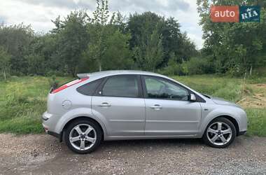 Хэтчбек Ford Focus 2006 в 
