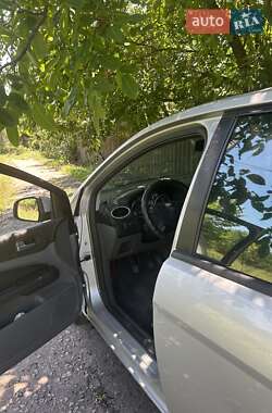 Хэтчбек Ford Focus 2011 в 