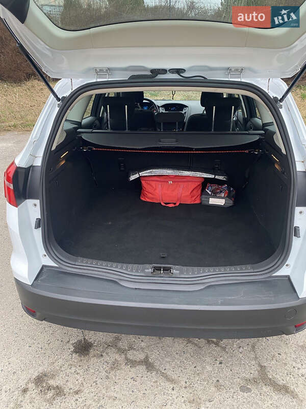 Універсал Ford Focus 2015 в Львові фото 4 Універсал Ford Focus 2015 в Львові