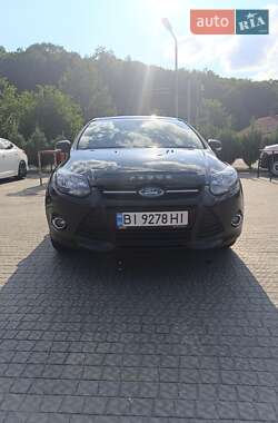 Хэтчбек Ford Focus 2011 в 