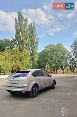 Хэтчбек Ford Focus 2007 в 