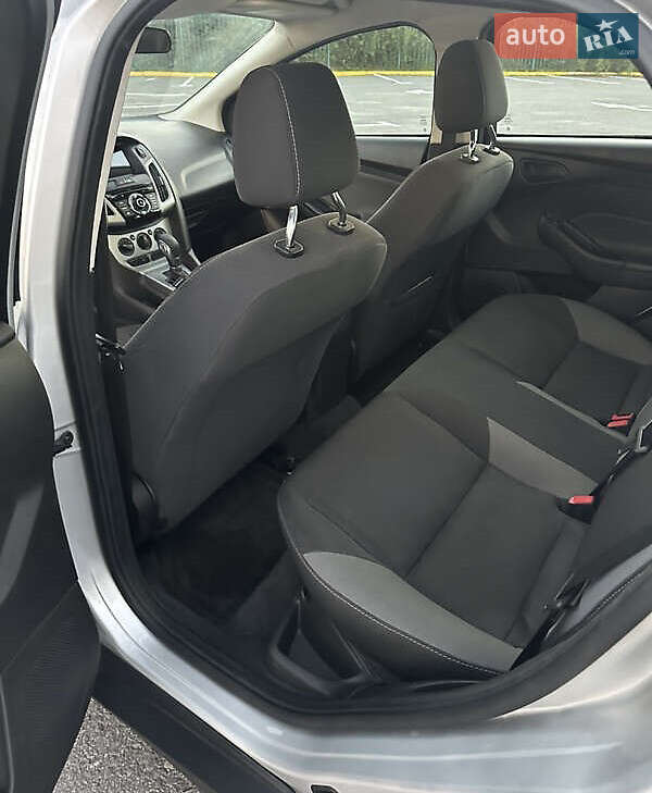 Седан Ford Focus 2011 в Ужгороді