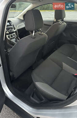 Седан Ford Focus 2011 в 
