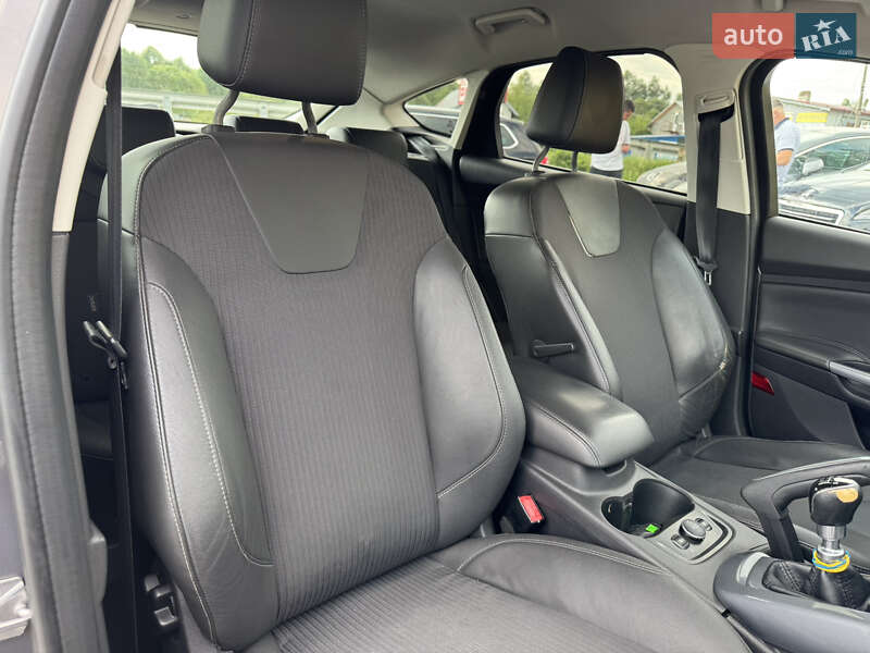 Хэтчбек Ford Focus 2011 в Стрые