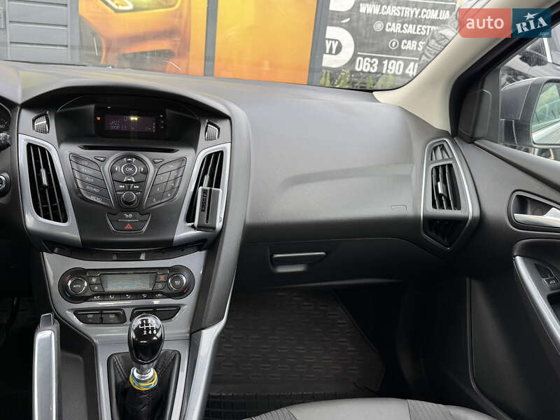 Хэтчбек Ford Focus 2011 в Стрые