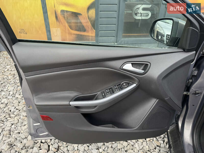 Хэтчбек Ford Focus 2011 в Стрые