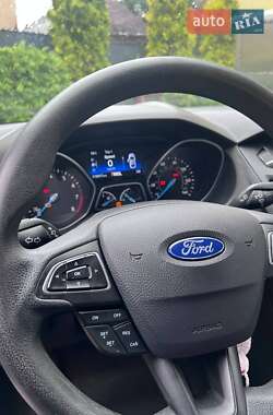 Седан Ford Focus 2017 в 