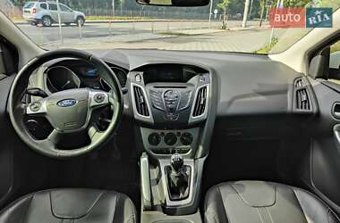 Хэтчбек Ford Focus 2014 в 