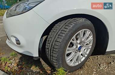 Хэтчбек Ford Focus 2014 в 