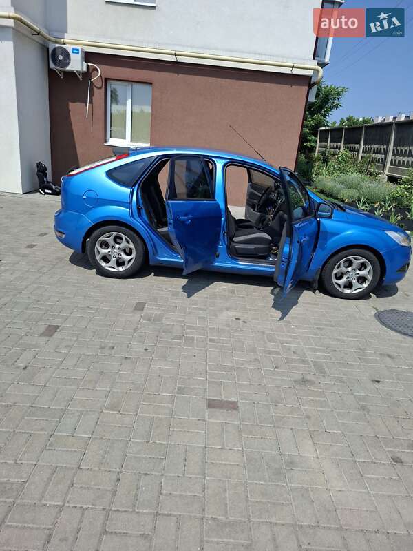 Хэтчбек Ford Focus 2010 в Киеве