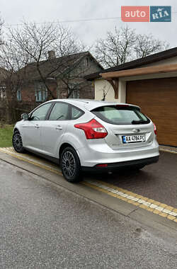 Хетчбек Ford Focus 2013 в 