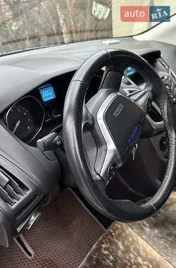 Хетчбек Ford Focus 2013 в 