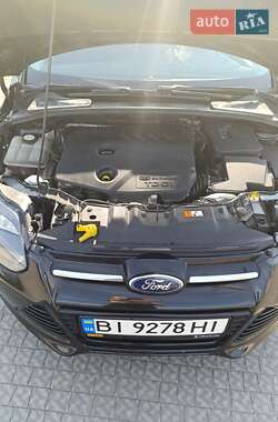 Хэтчбек Ford Focus 2011 в 