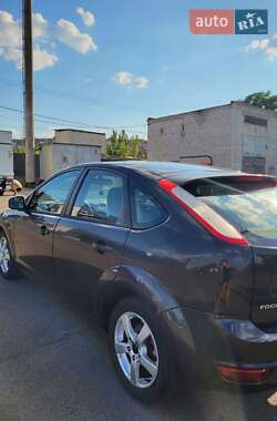 Хэтчбек Ford Focus 2010 в 