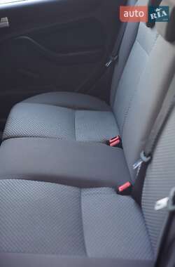 Хэтчбек Ford Focus 2007 в 