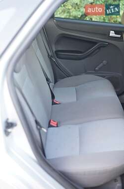 Хэтчбек Ford Focus 2007 в 