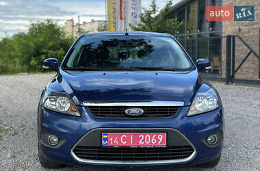 Хэтчбек Ford Focus 2009 в 