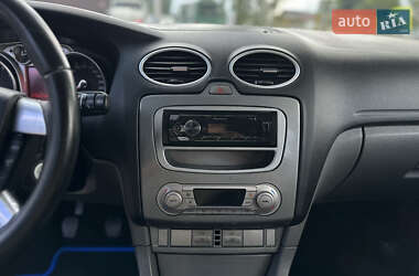Хэтчбек Ford Focus 2009 в 