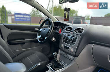 Хэтчбек Ford Focus 2009 в 