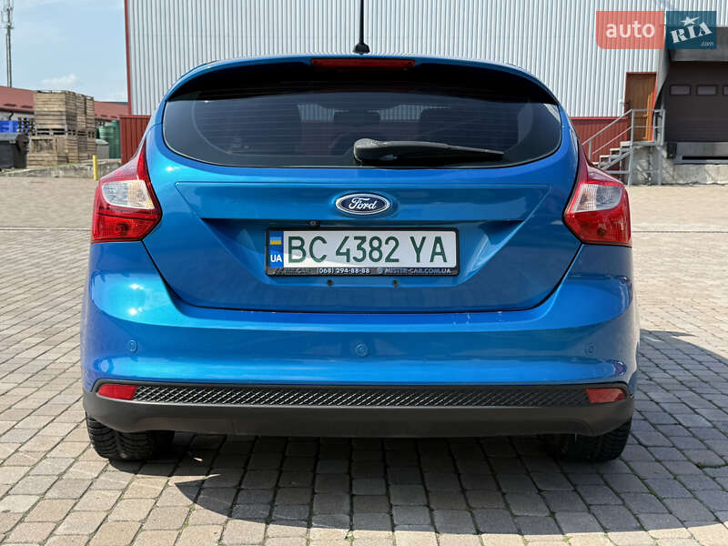 Хэтчбек Ford Focus 2012 в Городке