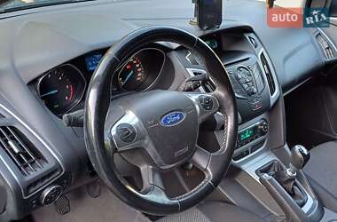 Хэтчбек Ford Focus 2014 в 