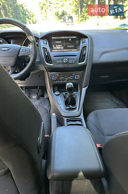 Седан Ford Focus 2016 в 