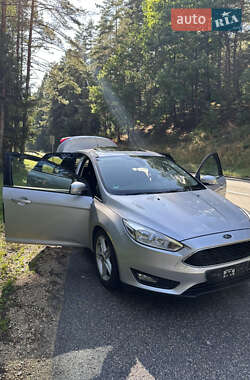 Седан Ford Focus 2016 в 