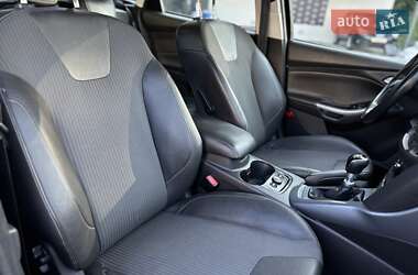 Хэтчбек Ford Focus 2012 в 