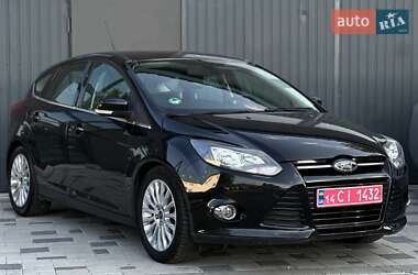 Хэтчбек Ford Focus 2012 в 