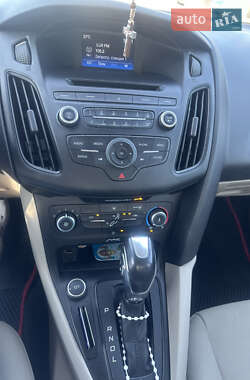 Седан Ford Focus 2015 в 